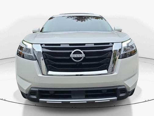 2024 Nissan Pathfinder Platinum FWD