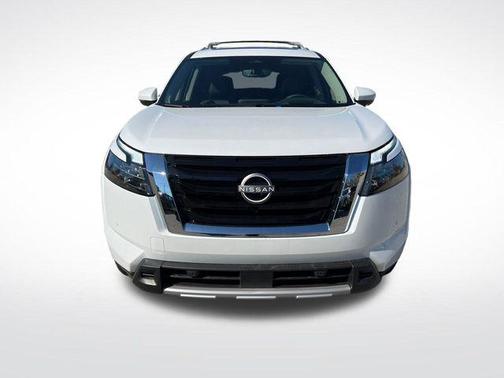 2025 Nissan Pathfinder Platinum FWD