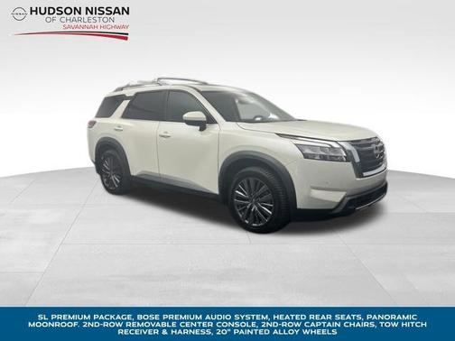 2023 Nissan Pathfinder SL FWD