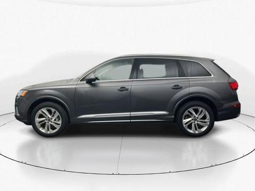 2022 Audi Q7 45 Premium Plus