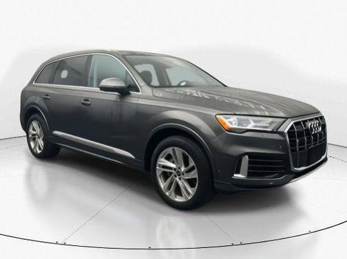 2022 Audi Q7 45 Premium Plus