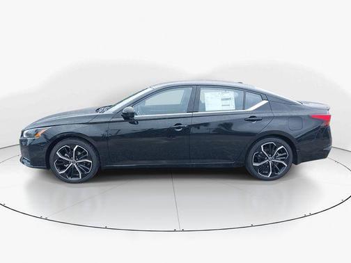 2025 Nissan Altima SR FWD