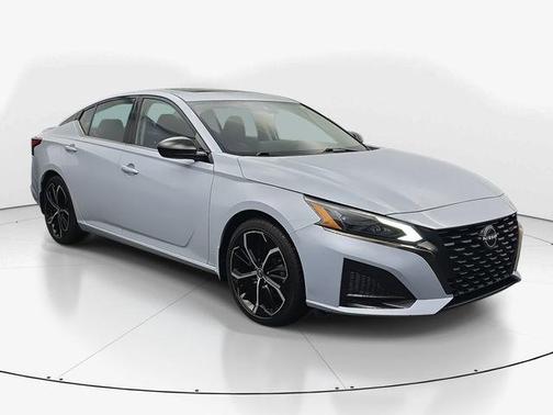2023 Nissan Altima SR FWD