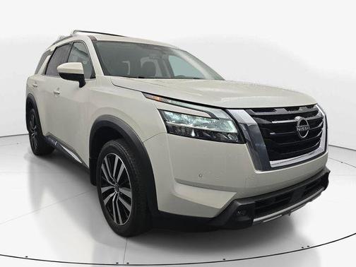 Pearl White Tricoat 2023 Nissan Pathfinder Platinum FWD