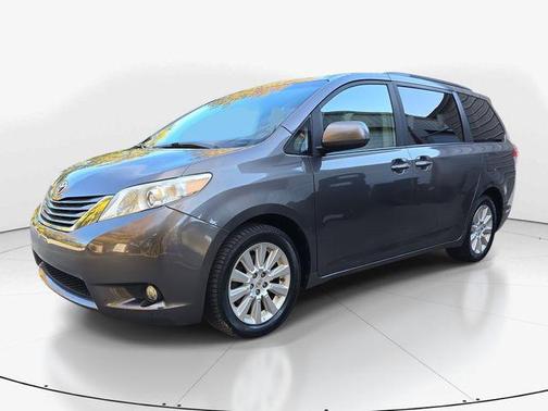 2012 Toyota Sienna XLE