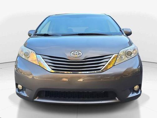 2012 Toyota Sienna XLE