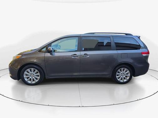 2012 Toyota Sienna XLE
