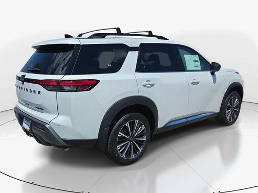 Everest White Pearl Tricoat 2026 Nissan Pathfinder Platinum