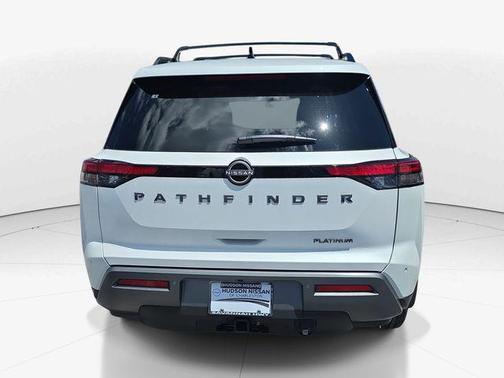 Everest White Pearl Tricoat 2026 Nissan Pathfinder Platinum