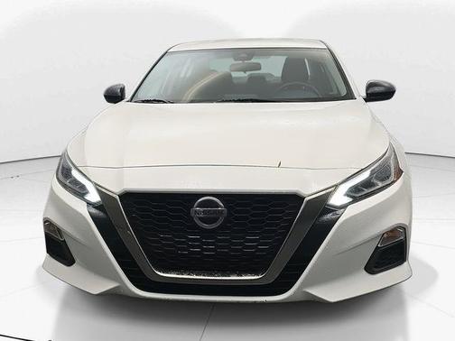 2022 Nissan Altima SR FWD