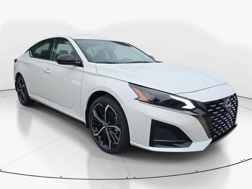 2025 Nissan Altima SR FWD