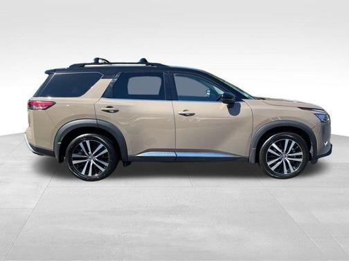 2023 Nissan Pathfinder Platinum 4WD