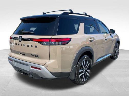2023 Nissan Pathfinder Platinum 4WD