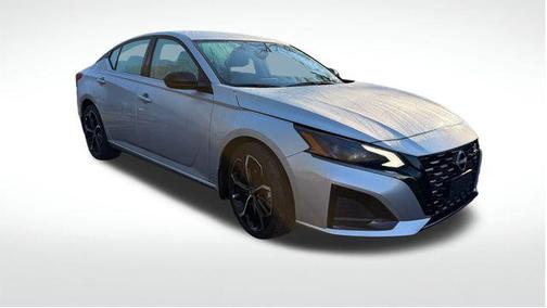 2023 Nissan Altima SR FWD