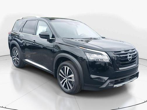 2025 Nissan Pathfinder Platinum FWD