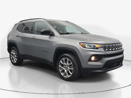 Billet Silver Metallic Clearcoat 2022 Jeep Compass Latitude Lux