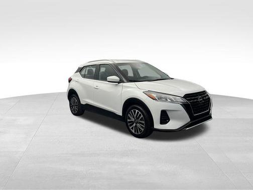 2022 Nissan Kicks SV
