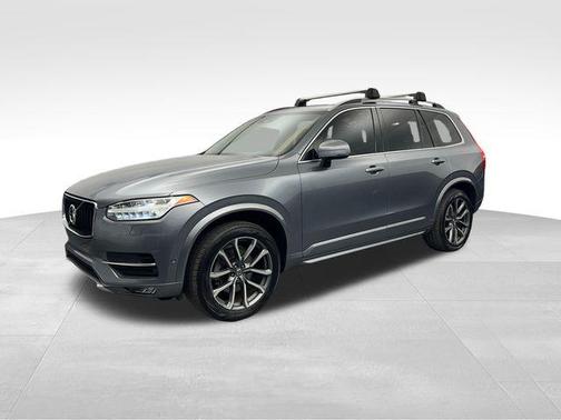 2017 Volvo XC90 T6 Momentum