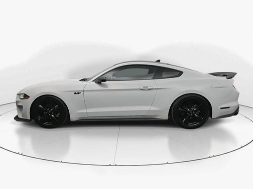 2022 Ford Mustang EcoBoost