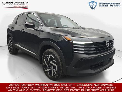 Super Black 2025 Nissan Kicks SV