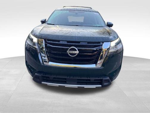 2024 Nissan Pathfinder SL FWD