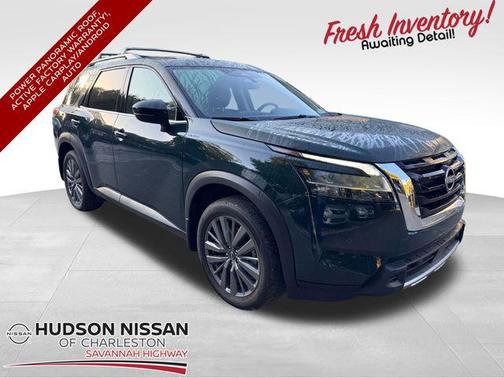 2024 Nissan Pathfinder SL FWD