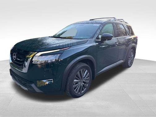 2024 Nissan Pathfinder SL FWD