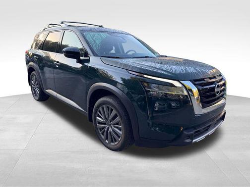 2024 Nissan Pathfinder SL FWD