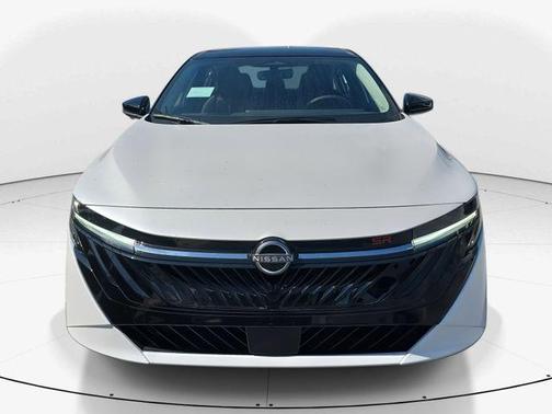 Aspen Aspen White TriCoat/Super Black Two-Tone 2026 Nissan Sentra SR