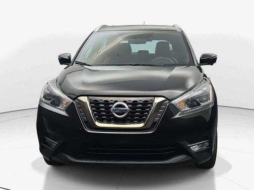 2019 Nissan Kicks SR