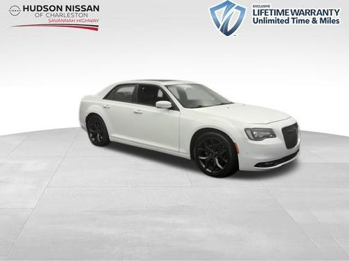 2022 Chrysler 300 S