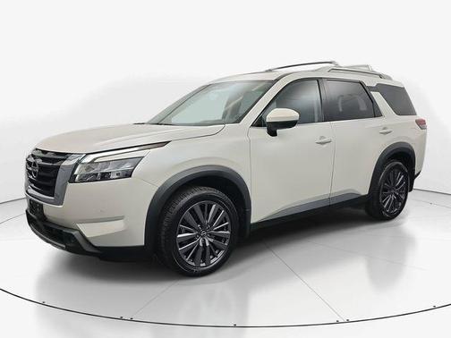 2023 Nissan Pathfinder SL 4WD
