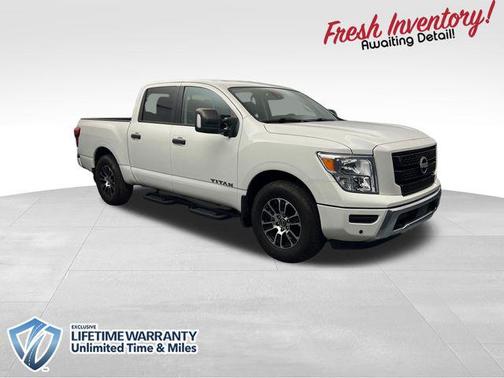 2023 Nissan Titan SV