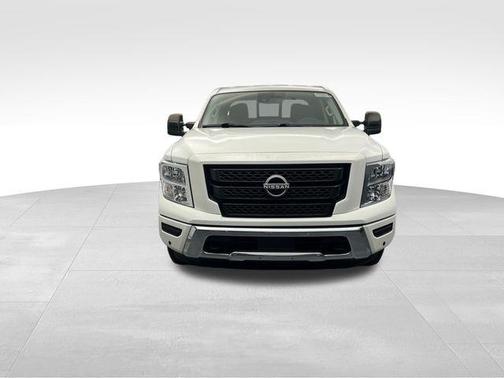 2023 Nissan Titan SV