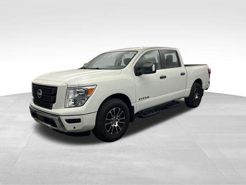 2023 Nissan Titan SV