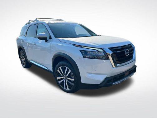 2025 Nissan Pathfinder Platinum 4WD