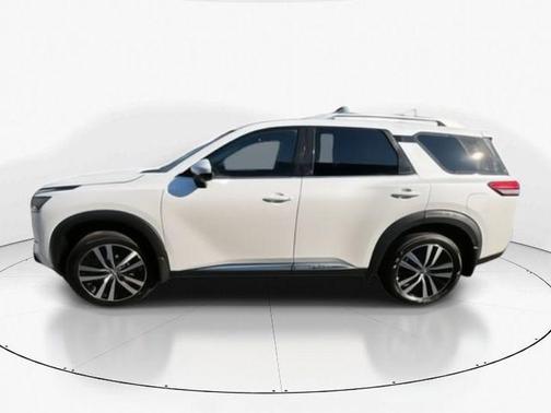 2025 Nissan Pathfinder Platinum 4WD