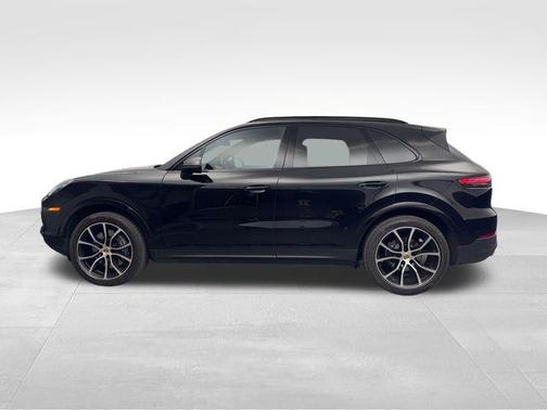 2022 Porsche Cayenne Base