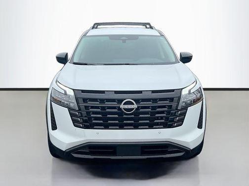 Everest White Pearl Tricoat 2026 Nissan Pathfinder SV