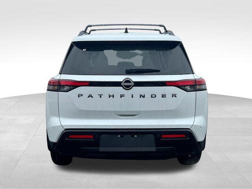 Everest White Pearl Tricoat 2026 Nissan Pathfinder SV