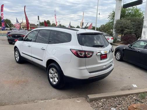 Summit White 2016 Chevrolet Traverse LS