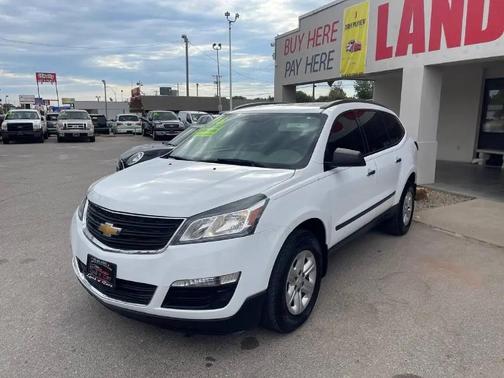 Summit White 2016 Chevrolet Traverse LS