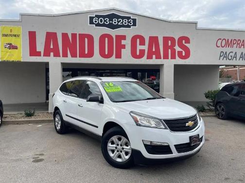 Summit White 2016 Chevrolet Traverse LS