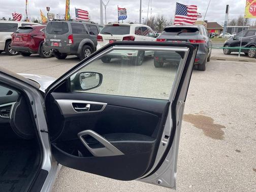 2016 Hyundai Veloster Base