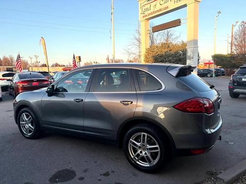2014 Porsche Cayenne Platinum Edition
