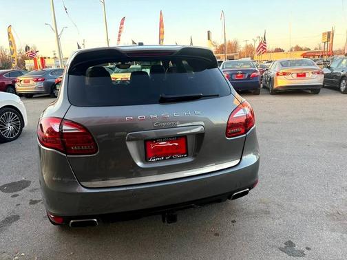 2014 Porsche Cayenne Platinum Edition
