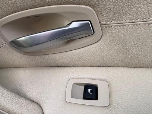 2008 BMW 528 4dr Sdn 528i RWD