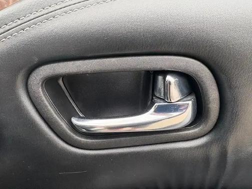 Pearl White 2018 Nissan Armada SL