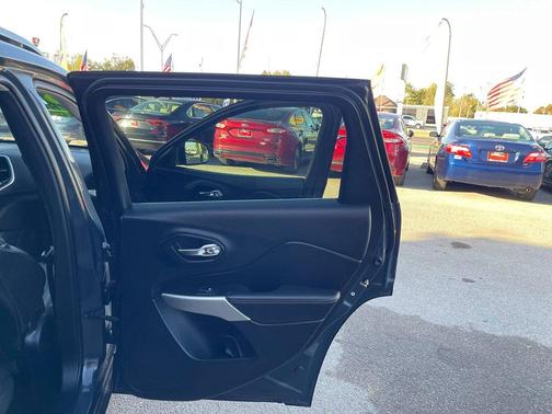 2018 Jeep Cherokee Latitude Plus