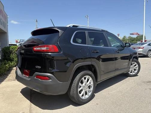Diamond Black Crystal Pearlcoat 2018 Jeep Cherokee Latitude